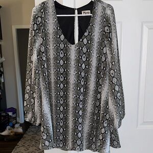 Show Me Your MuMu Monochrome Snake Print Tunic